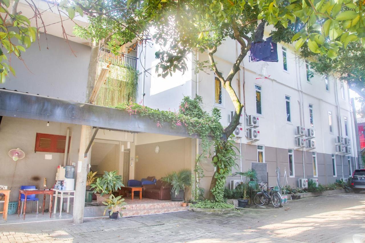 Urbanview Hotel Minongga Pondok Labu By Reddoorz Jakarta Exteriér fotografie