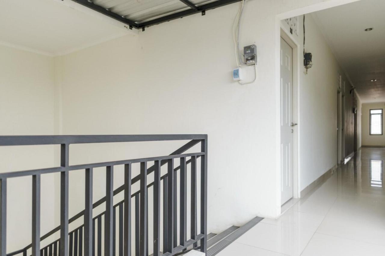 Urbanview Hotel Minongga Pondok Labu By Reddoorz Jakarta Exteriér fotografie