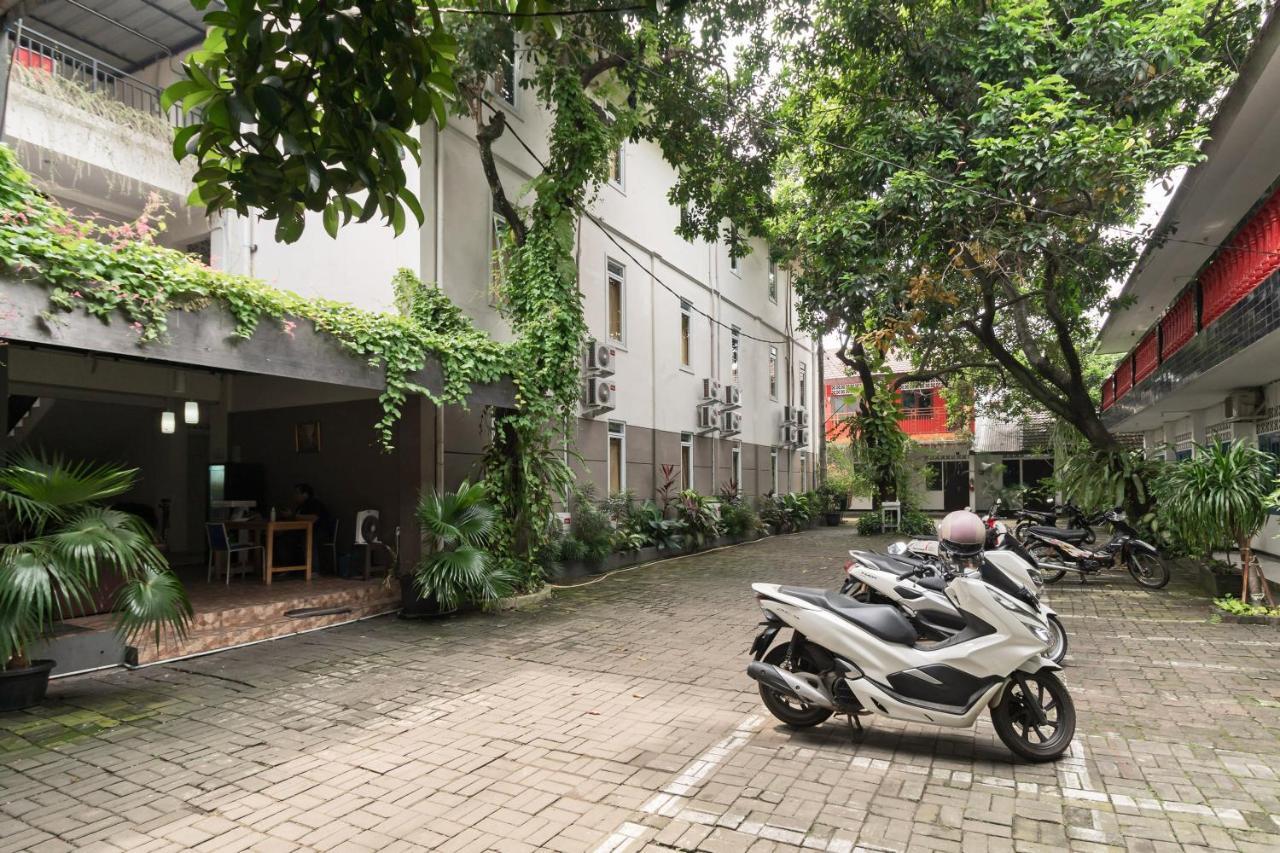Urbanview Hotel Minongga Pondok Labu By Reddoorz Jakarta Exteriér fotografie